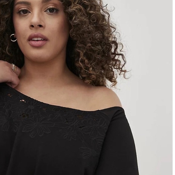 TORRID NWT Black Lace Embroidered Off Shoulder Top Sweatshirt Plus Sz 3X - Picture 2 of 8